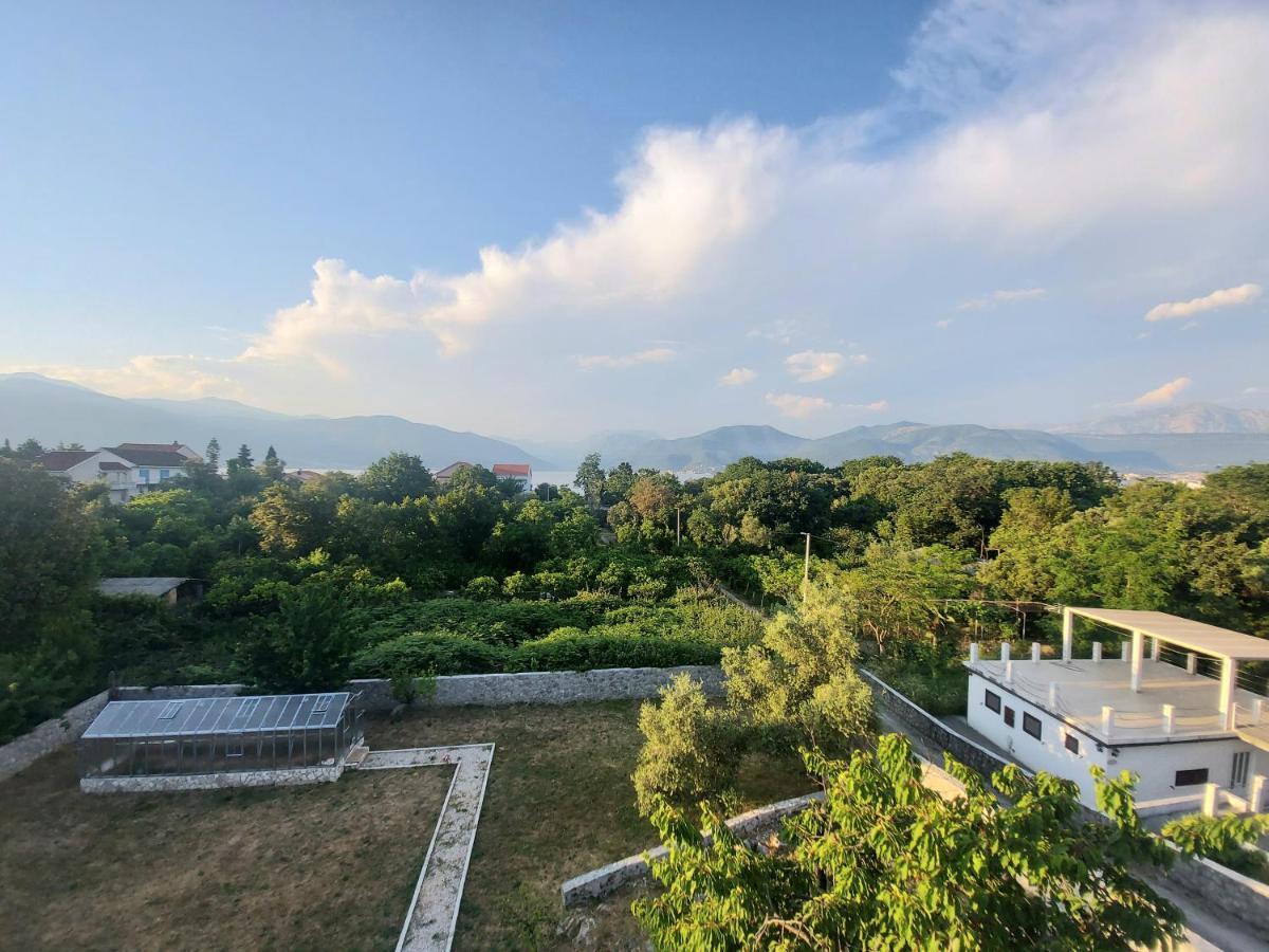 Dk Apartments Krasici Tivat Buitenkant foto